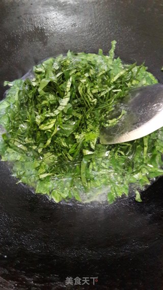 不妨一试的豆角叶汤（豇豆叶）的做法步骤：4
