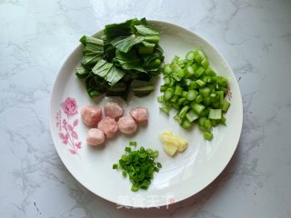 菜心粒肉丸粥＋虾虾菠菜粥~的做法步骤：2