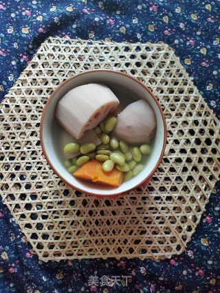 莲藕胡萝卜煲毛豆素汤的做法步骤：7
