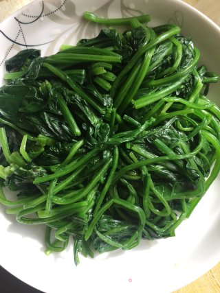 芝麻酱拌菠菜的做法步骤：5