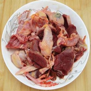 胡萝卜玉米鸽子汤的做法步骤：2