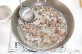 胡萝卜玉米鸽子汤的做法步骤：3