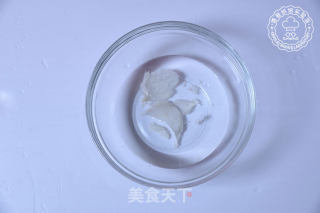 冰糖阿胶燕窝的做法步骤：1