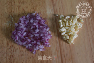 黑椒红酒牛排的做法步骤：2