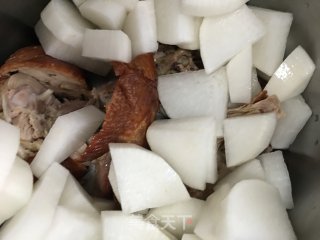 烤鸭萝卜汤的做法步骤：4