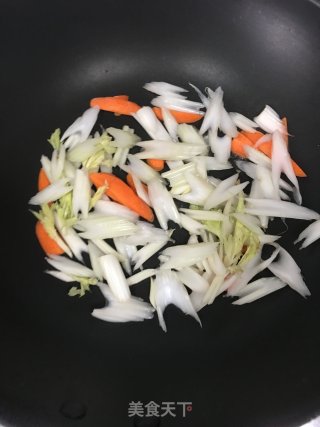 西芹烤鸭的做法步骤：4