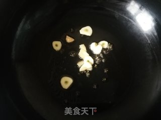 蒜苗炖豆腐的做法步骤：4