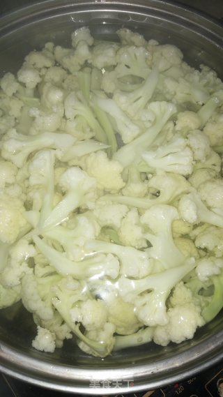 花菜炒肉的做法步骤：2