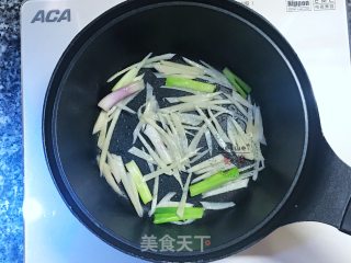 胡椒生蚝汤的做法步骤：3