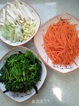 胡萝卜炒菠菜的做法步骤：6