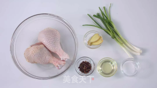 葱油鸡的做法步骤：1