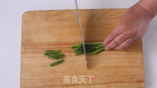葱油鸡的做法步骤：2