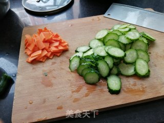 “萝卜”胡萝卜黄瓜扇贝肉的做法步骤：2