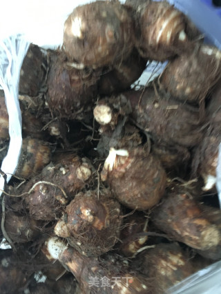 章鱼肚焖烧芋头的做法步骤：1