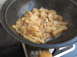 蚝油肉末烧萝卜的做法步骤：10