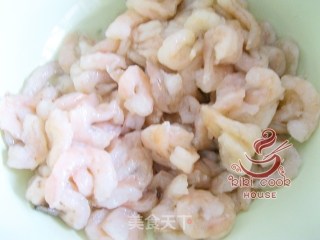 椒盐虾仁的做法步骤：1