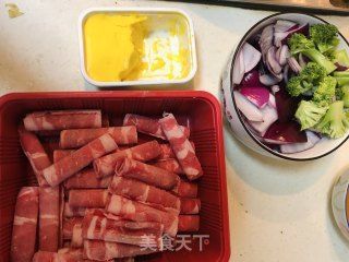 洋葱肥牛的做法步骤：1