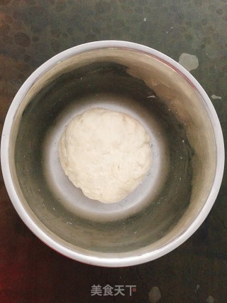 奶香肉末花卷的做法步骤：1
