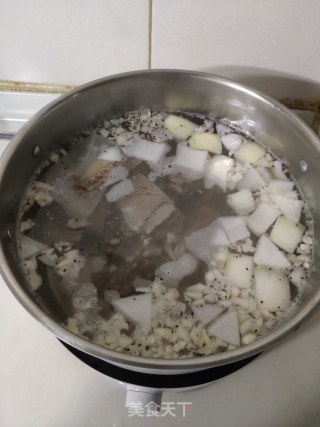 西红柿牛边排蔬菜汤的做法步骤：2