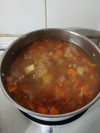 西红柿牛边排蔬菜汤的做法步骤：5