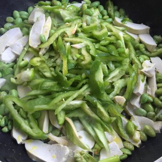 毛豆青椒炒干子的做法步骤：7