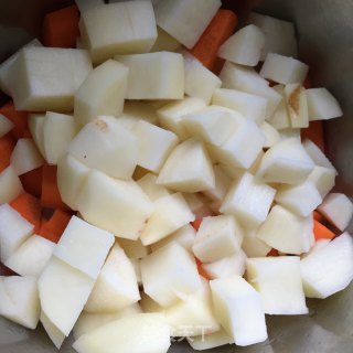 咖喱肉块炖土豆的做法步骤：3