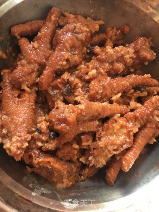 白萝卜蒸凤爪的做法步骤：1