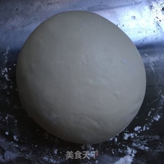 芝麻盐小饼的做法步骤：2