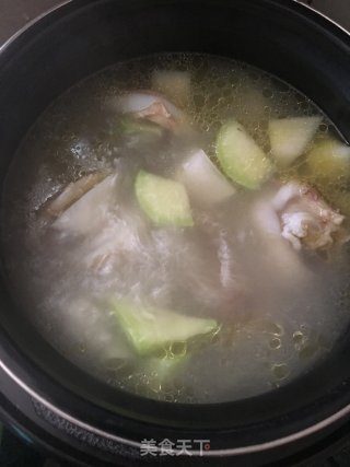 青白萝卜煲牛骨汤的做法步骤：8