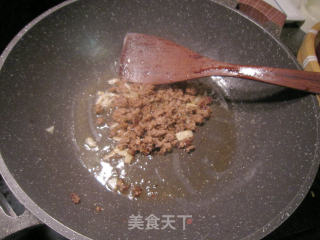 牛肉末炒蔬菜粒的做法步骤：2