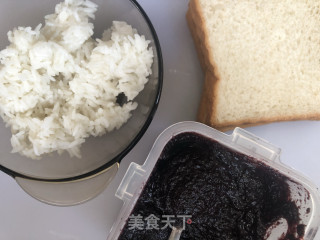 米饭三明治的做法步骤：1
