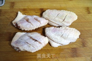 烤鸡翅牛肉土豆块的做法步骤：2