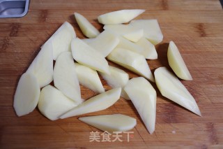 烤鸡翅牛肉土豆块的做法步骤：3