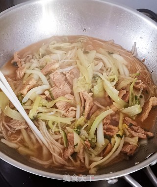 东北家常菜白菜猪肉炖粉条的做法步骤：7