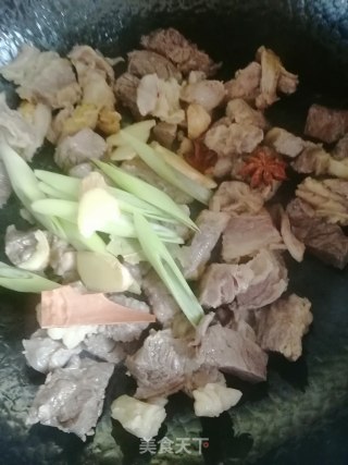 西红柿牛腩的做法步骤：5