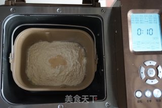 牛奶面包卷的做法步骤：1