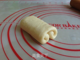 牛奶面包卷的做法步骤：7