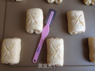 牛奶面包卷的做法步骤：8