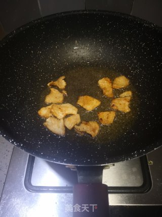 菠菜炒肉的做法步骤：4