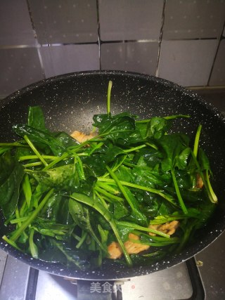 菠菜炒肉的做法步骤：6