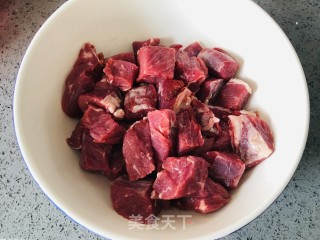 红烧牛肉这样做，好吃到停不下来！的做法步骤：1