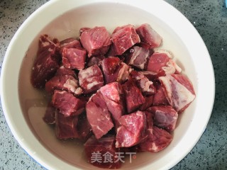 红烧牛肉这样做，好吃到停不下来！的做法步骤：2