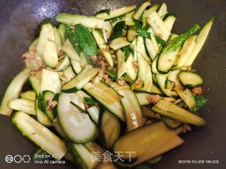 黄瓜炒肉末的做法步骤：4