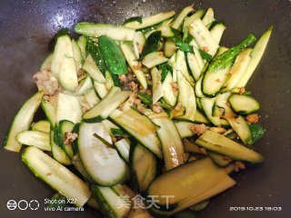 黄瓜炒肉末的做法步骤：5