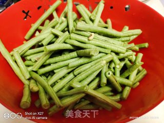 肉末豆角的做法步骤：1