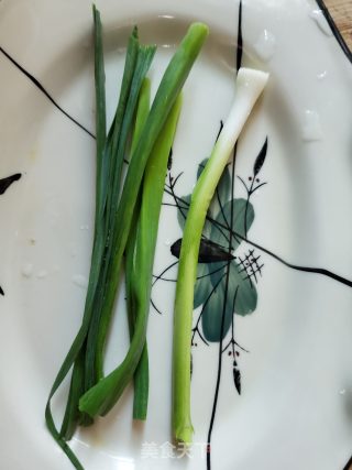 青蒜烧红宝石斑鱼的做法步骤：5
