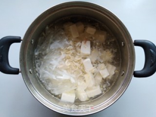 萝卜豆腐虾皮汤的做法步骤：6