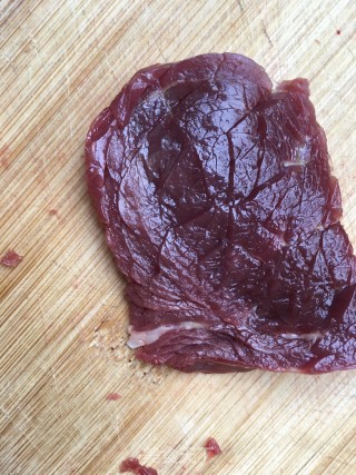 扁豆炒牛肉的做法步骤：2