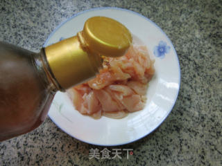 花菇炒鸡胸肉的做法步骤：4