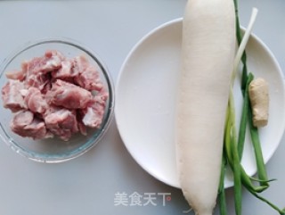 萝卜小排汤的做法步骤：1